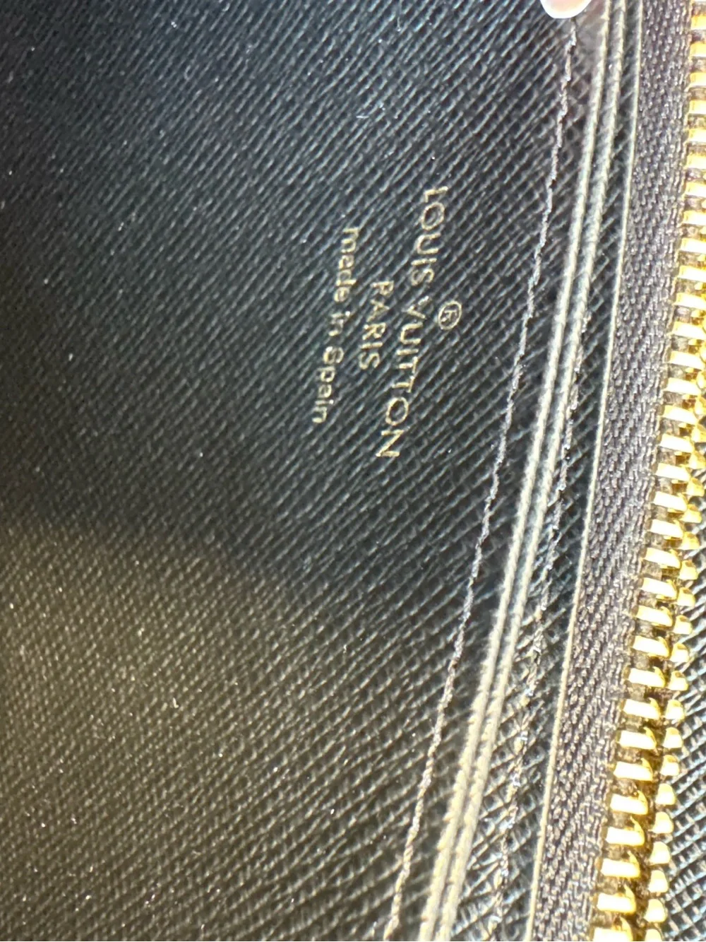 Louis Vuitton Game On Zippy Wallet w/Dust Bag and COA